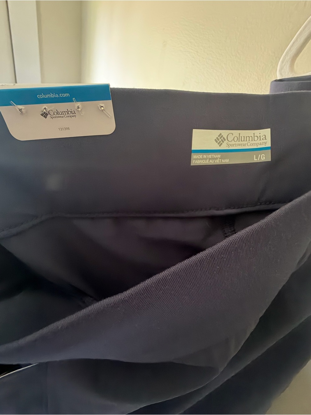 Columbia Navy Athletic Skort with Side Pockets - Picture 5 of 7